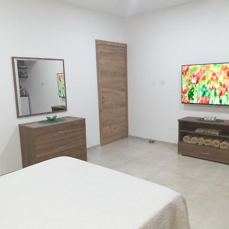 Modern Apartment In Central Bugibba St. Paul's Bay Exterior photo